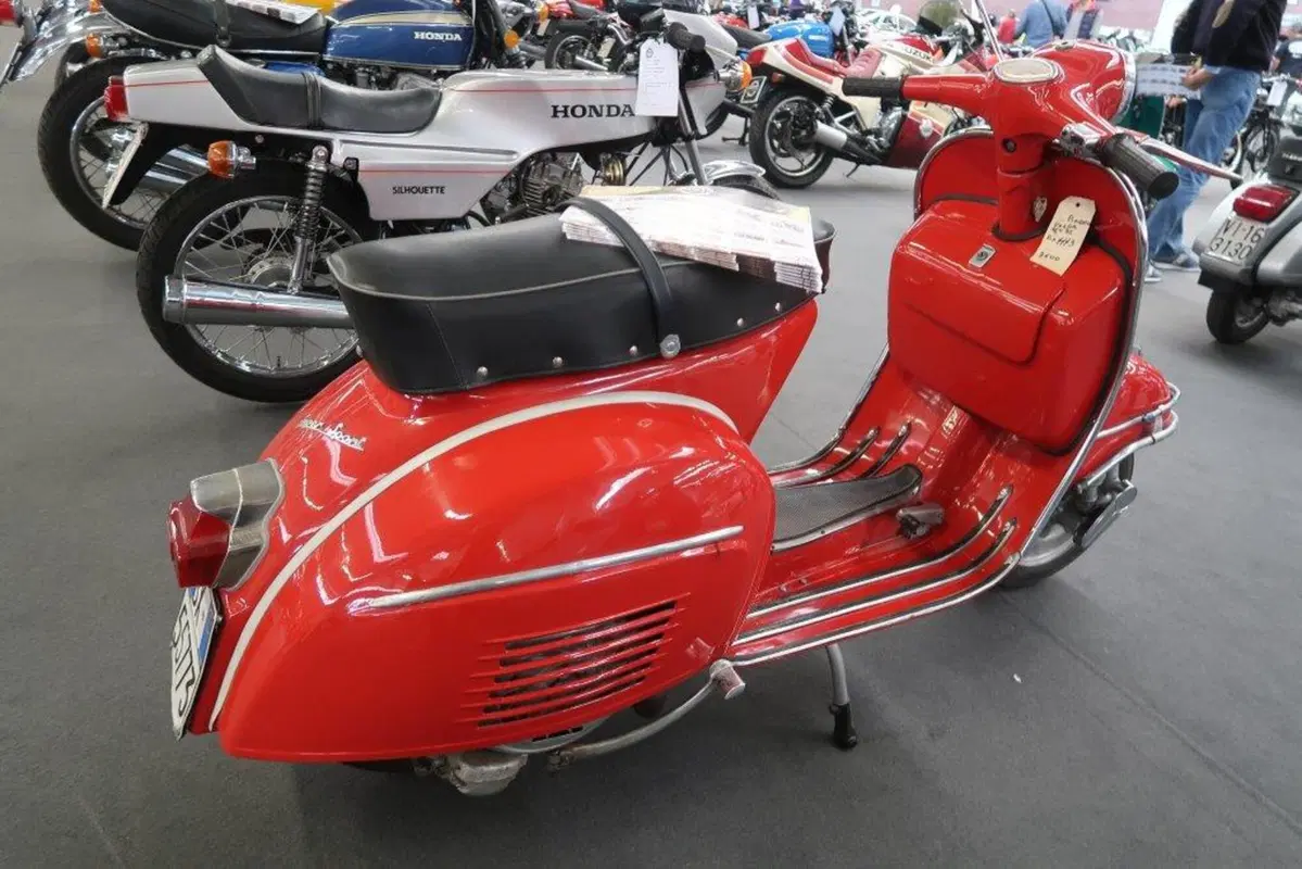 Modena Motor Gallery. Moto, auto e tanto pubblico (18)