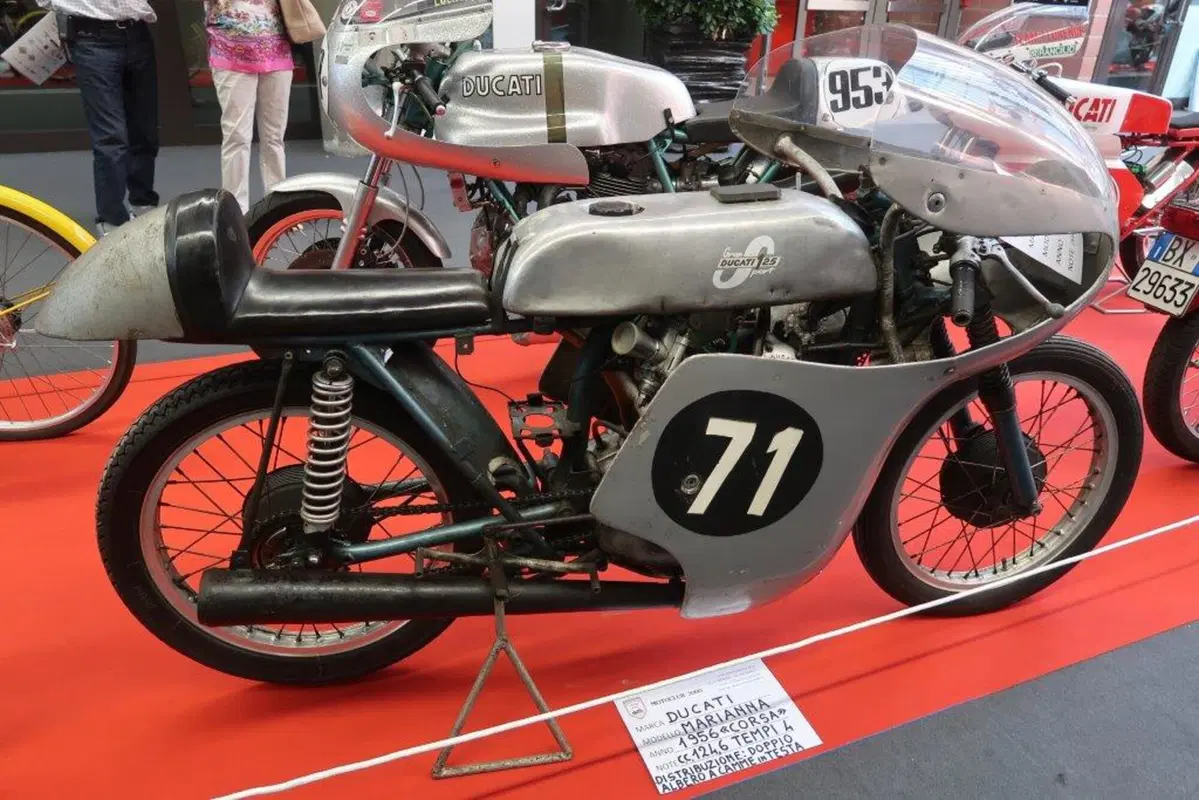 Modena Motor Gallery. Moto, auto e tanto pubblico (21)