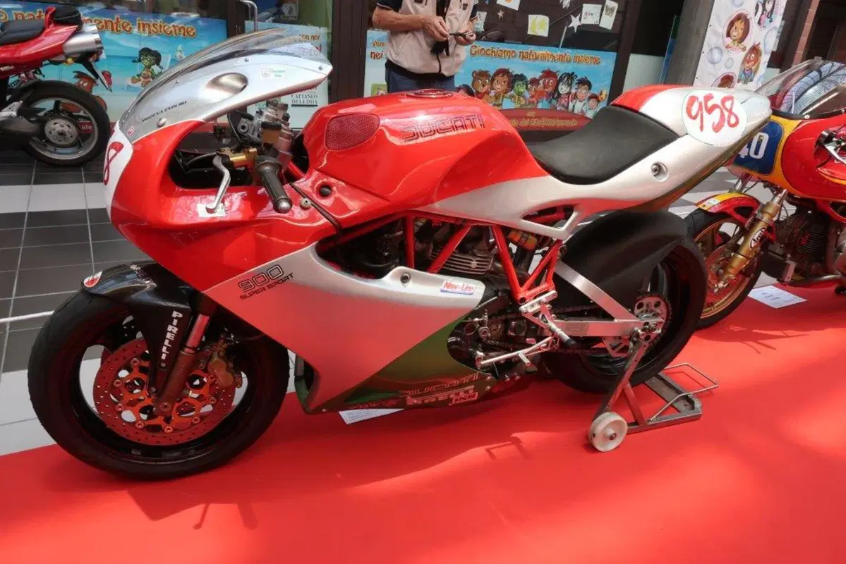 Modena Motor Gallery. Moto, auto e tanto pubblico (32)