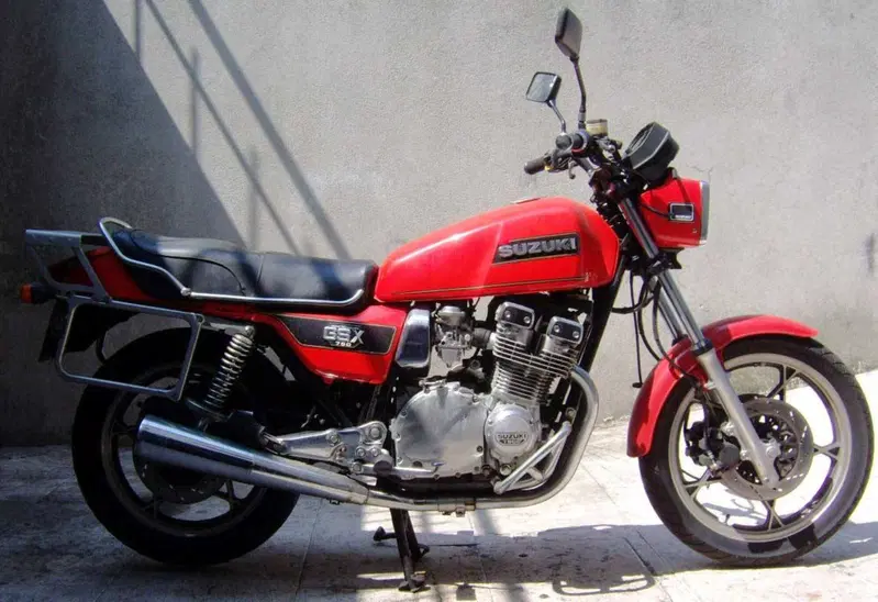 Suzuki GSX 750