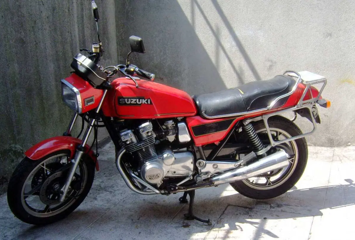 Suzuki GSX 750 (3)