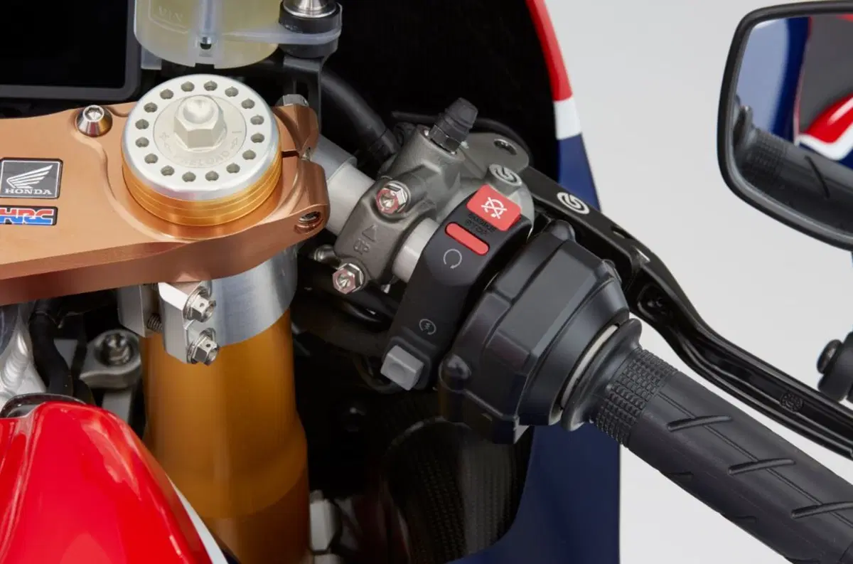 Honda RC213V-S, svelati i dati tecnici e il prezzo (17)