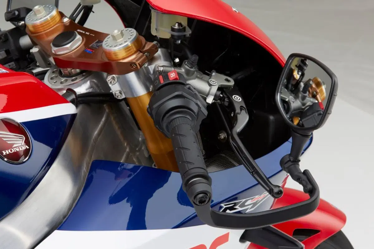 Honda RC213V-S, svelati i dati tecnici e il prezzo (19)