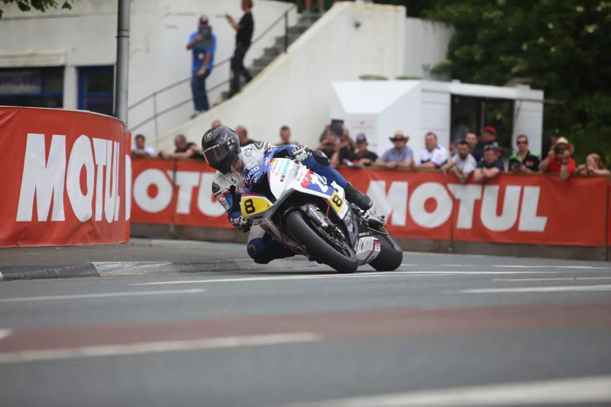 Tourist Trophy 2015, Senior: McGuinness torna alla vittoria! (3)