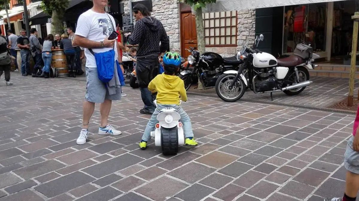 Wheels and waves: le foto delle moto e del pubblico (4)