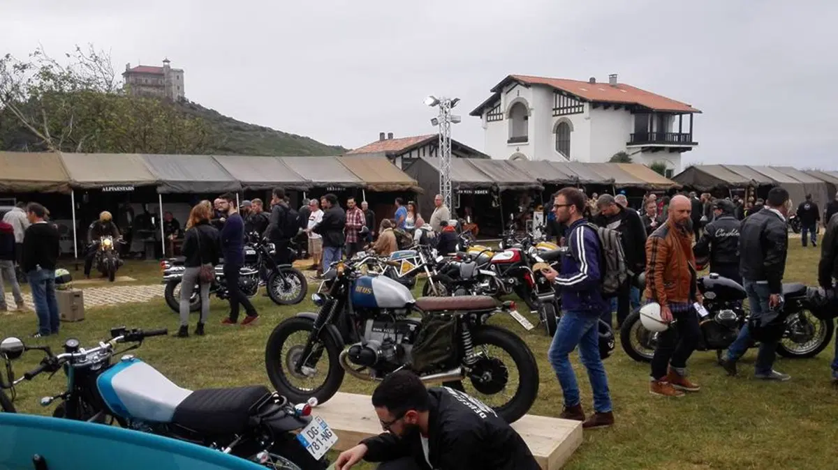 Wheels and waves: le foto delle moto e del pubblico (16)