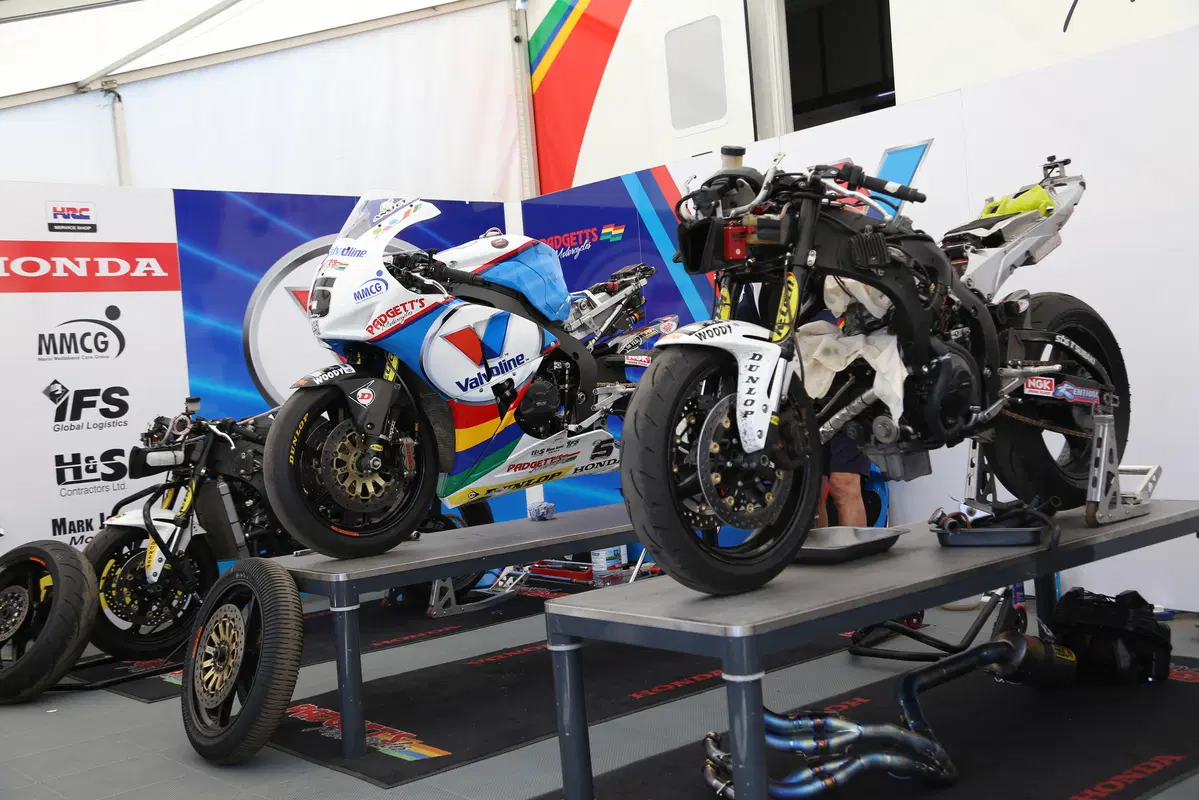 Paddock Tourist Trophy (3)