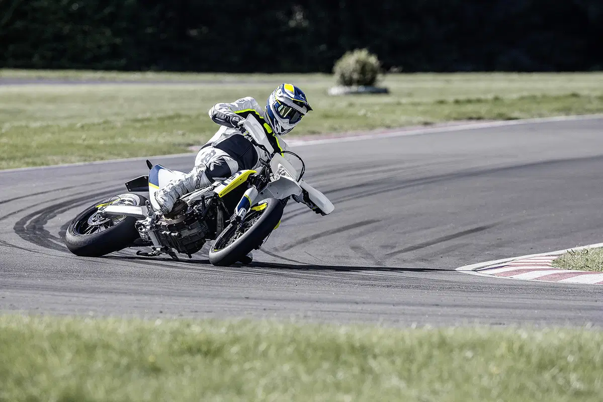Husqvarna 701 Supermoto 701 Supermoto (2017 - 19) (6)