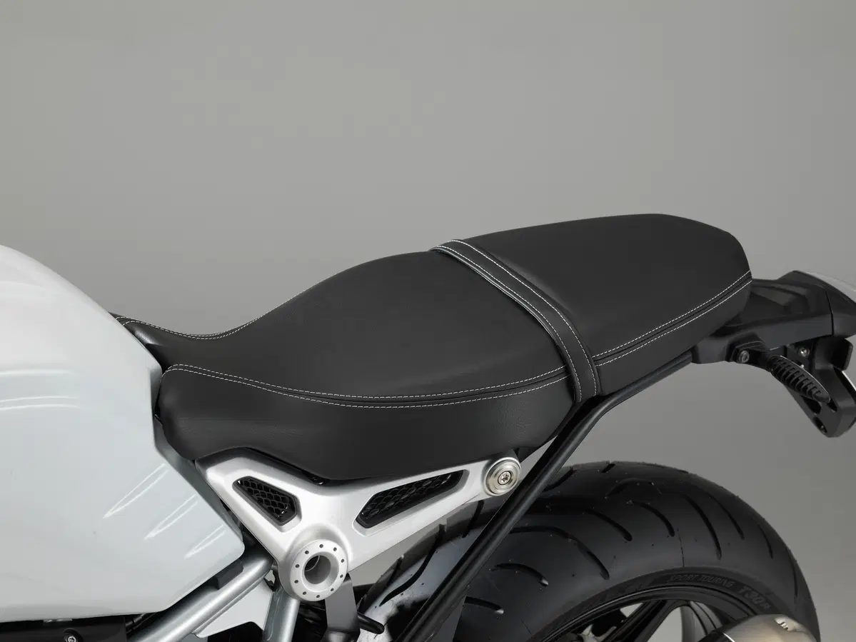 BMW R nineT Racer 2017 a Intermot, foto e dati EMBARGO (3)