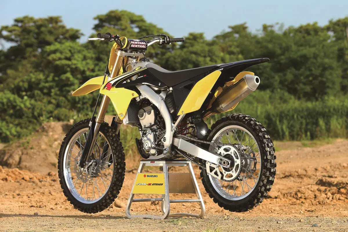 Suzuki RM-Z 250 2016 (5)