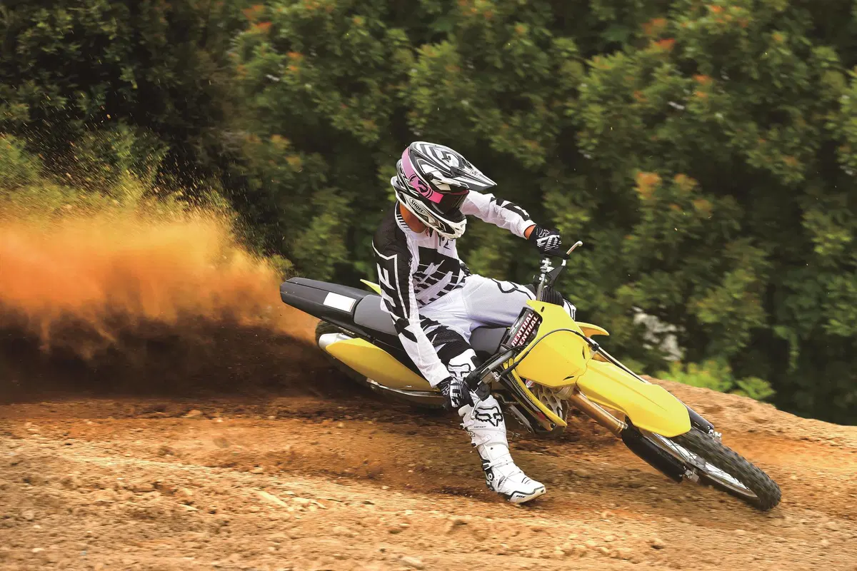 Suzuki RM-Z 250 2016 (4)