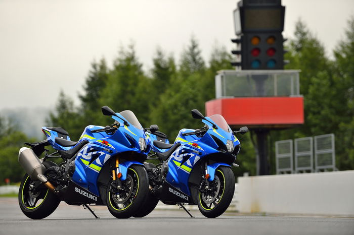 Le due versioni della Suzuki GSX-R 1000