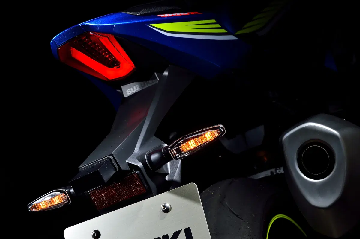 Suzuki GSX-R1000 e GSX-1000R 2017 ad Intermot 2016: foto e dati (4)