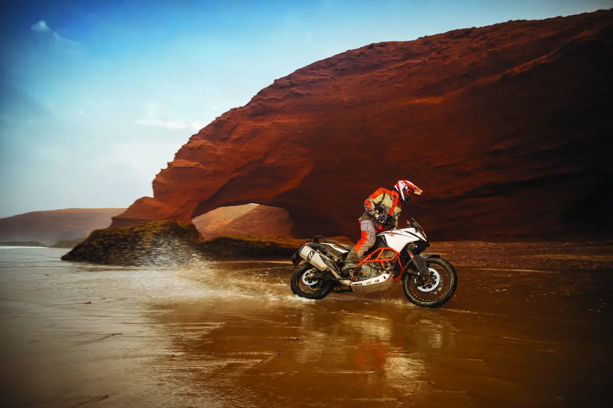 KTM 1090 Adventure R 2017: foto e dati EMBARGO (2)