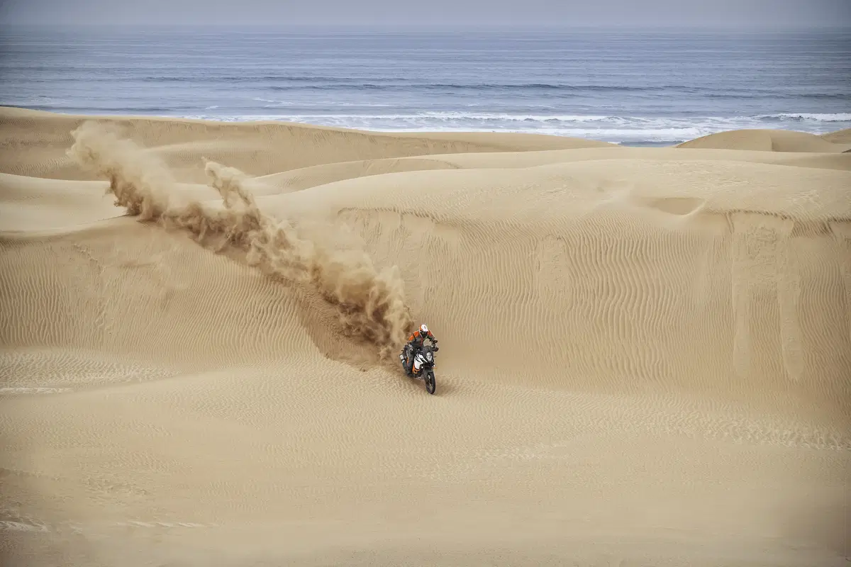KTM 1090 Adventure R 2017: foto e dati EMBARGO (5)