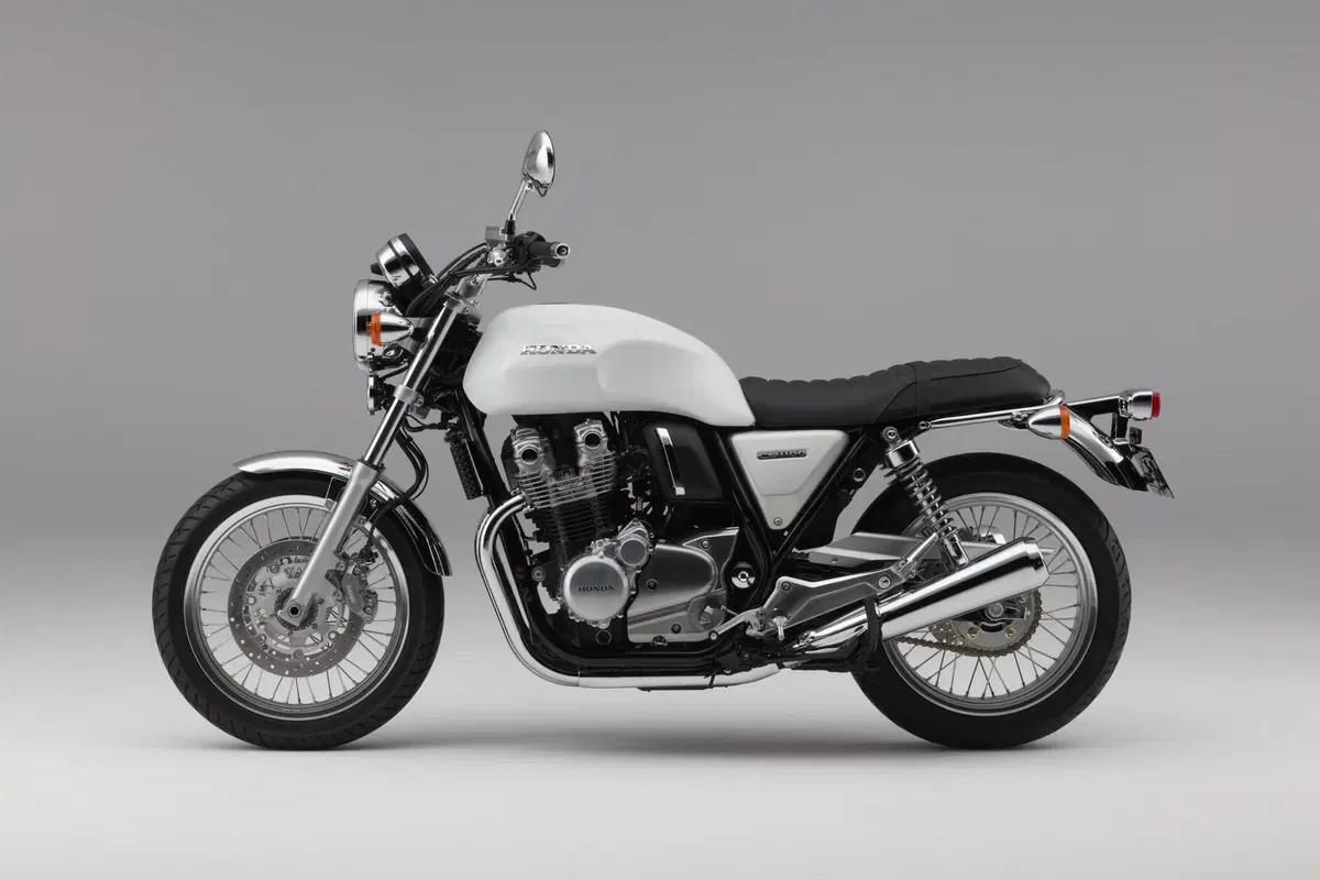 Honda CB1100EX 2017 a Intermot: foto e caratteristiche (5)
