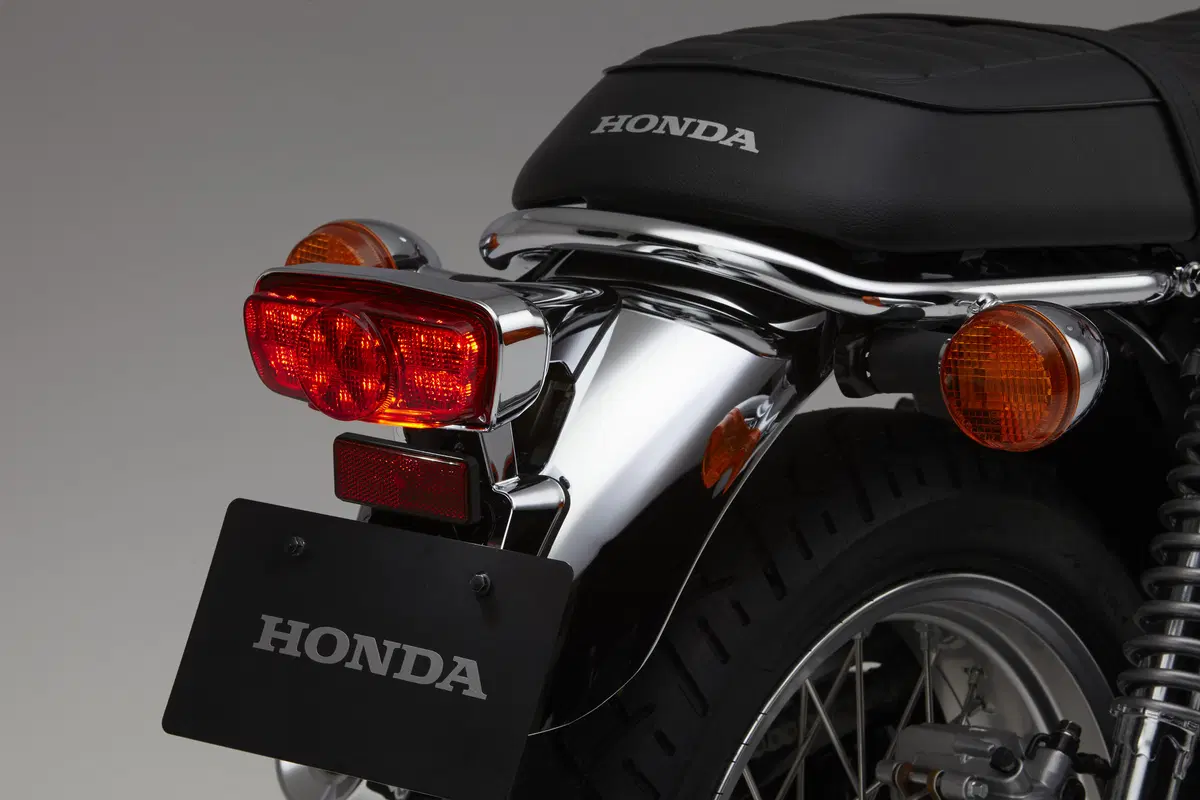Honda CB1100EX 2017 a Intermot: foto e caratteristiche (9)
