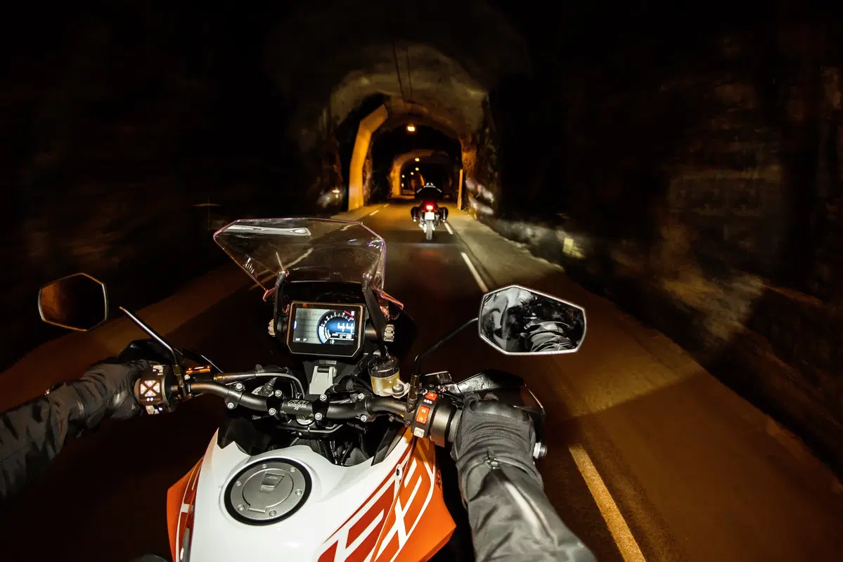 KTM 1290 Super Adventure S 2017: la base del top di gamma EMBARGO (4)