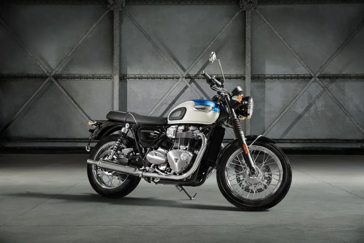 Triumph Bonneville T100 2017: foto e dettagli (4)