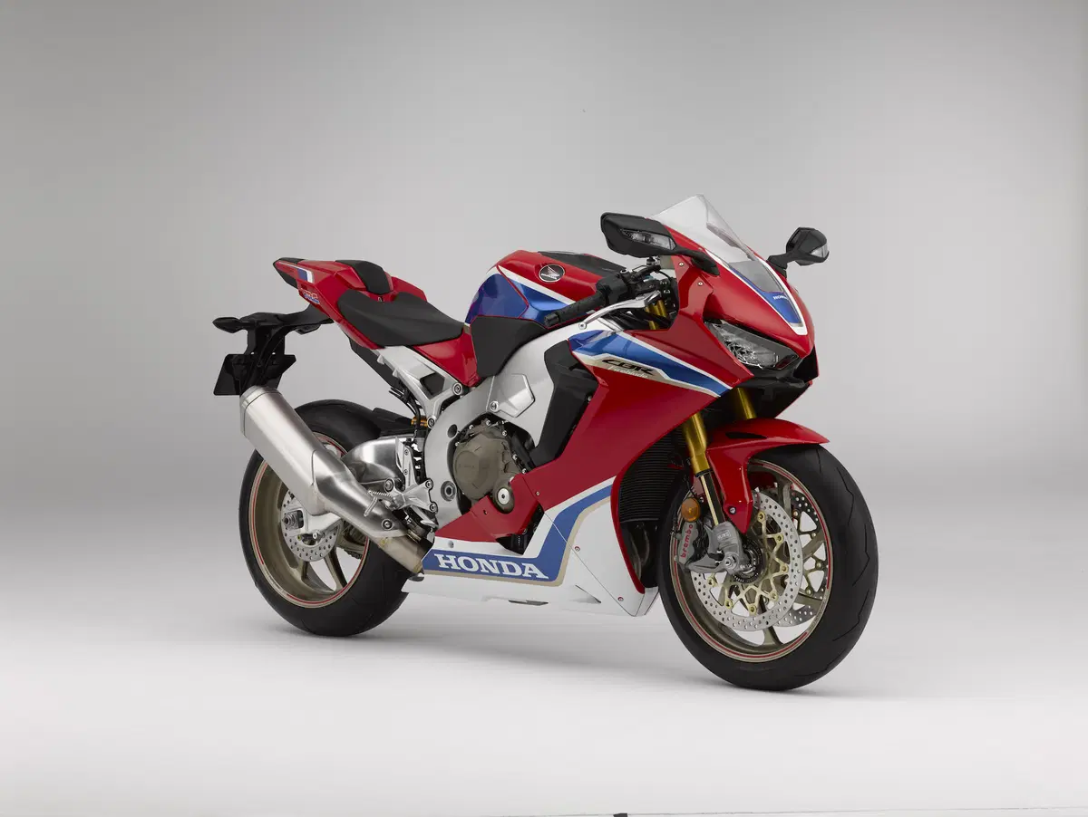 Honda CBR1000RR Fireblade SP e Fireblade SP2 2017 ad Intermot 2016: foto e dati (2)