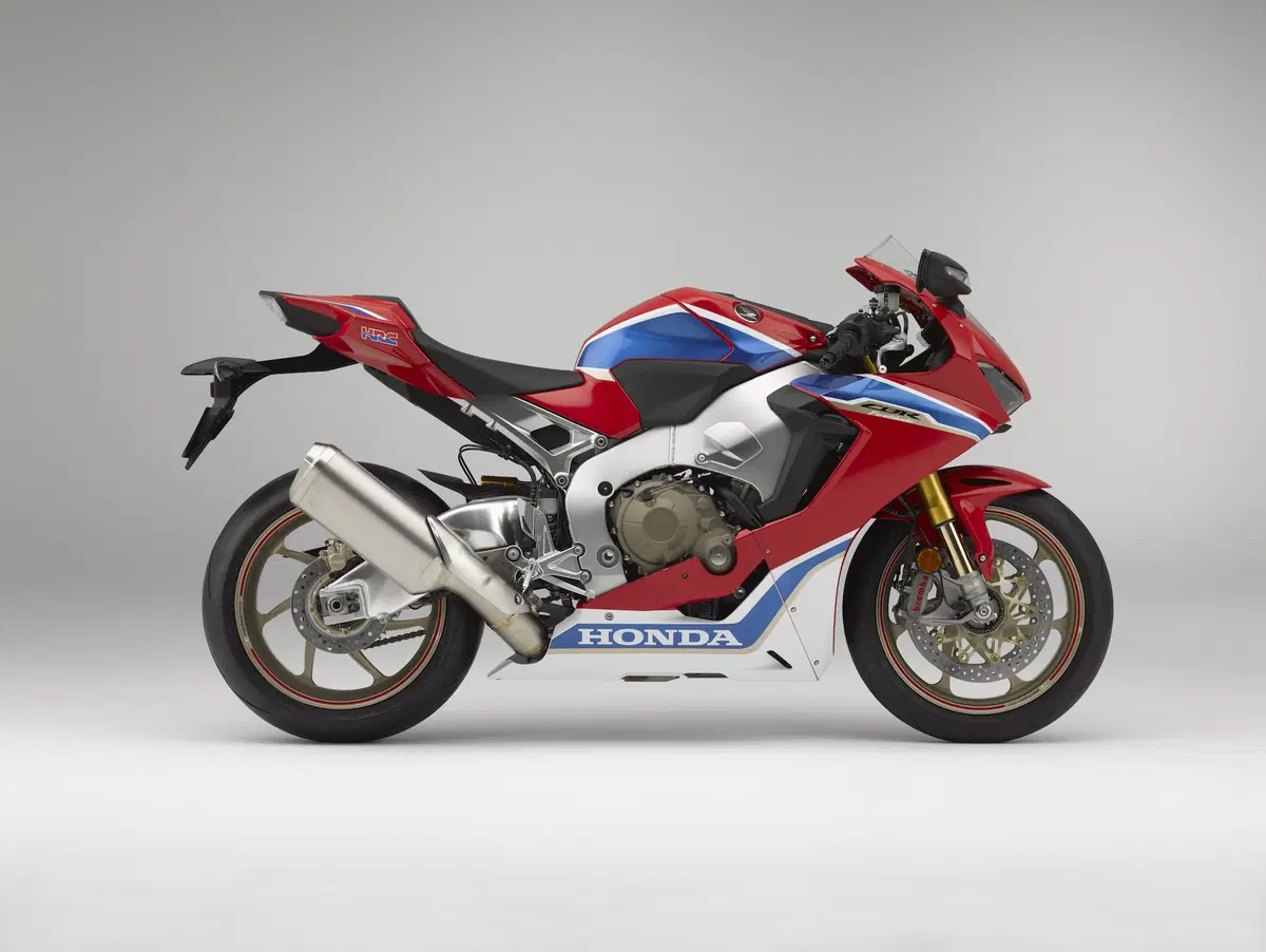 Honda CBR1000RR Fireblade SP e Fireblade SP2 2017 ad Intermot 2016: foto e dati (3)