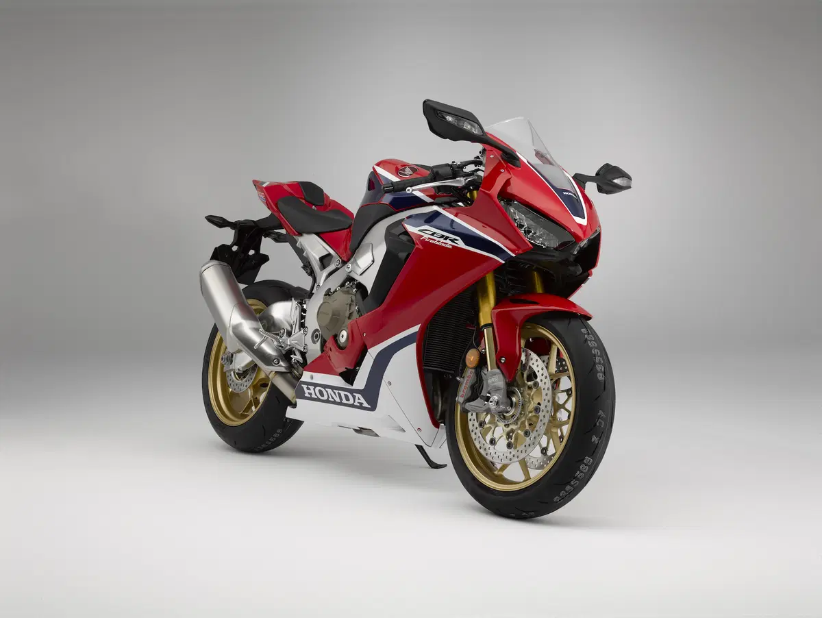 Honda CBR1000RR Fireblade SP e Fireblade SP2 2017 ad Intermot 2016: foto e dati (3)