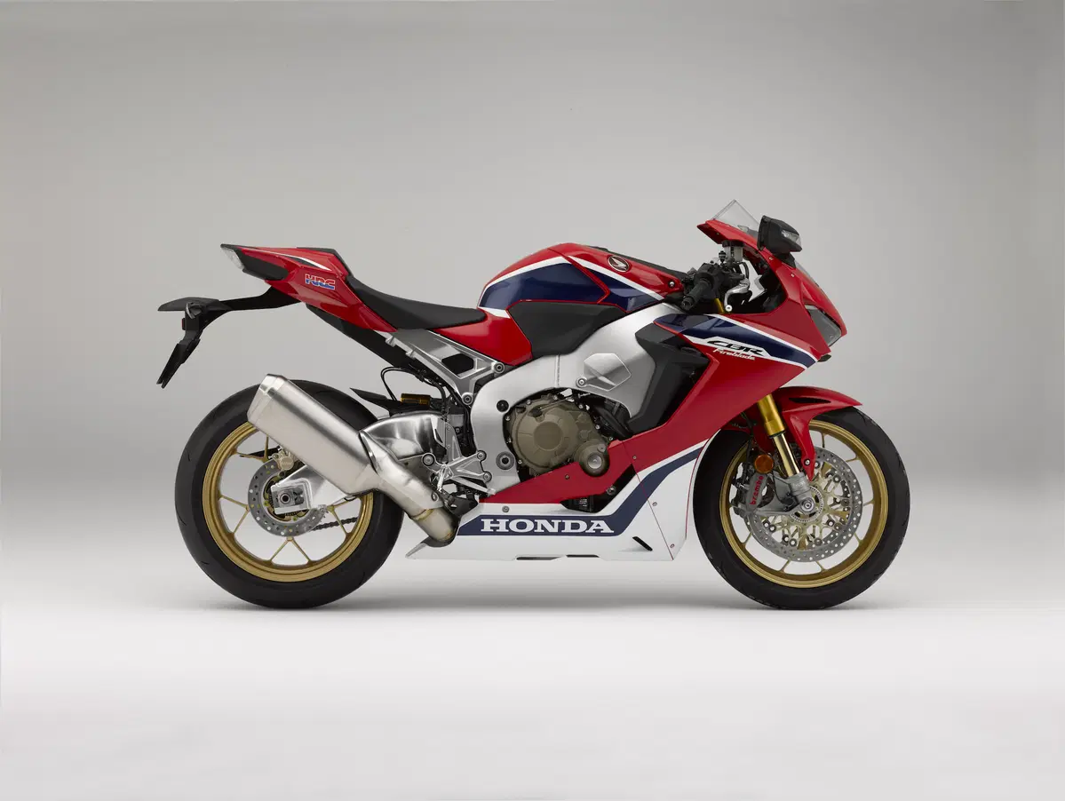 Honda CBR1000RR Fireblade SP e Fireblade SP2 2017 ad Intermot 2016: foto e dati (6)