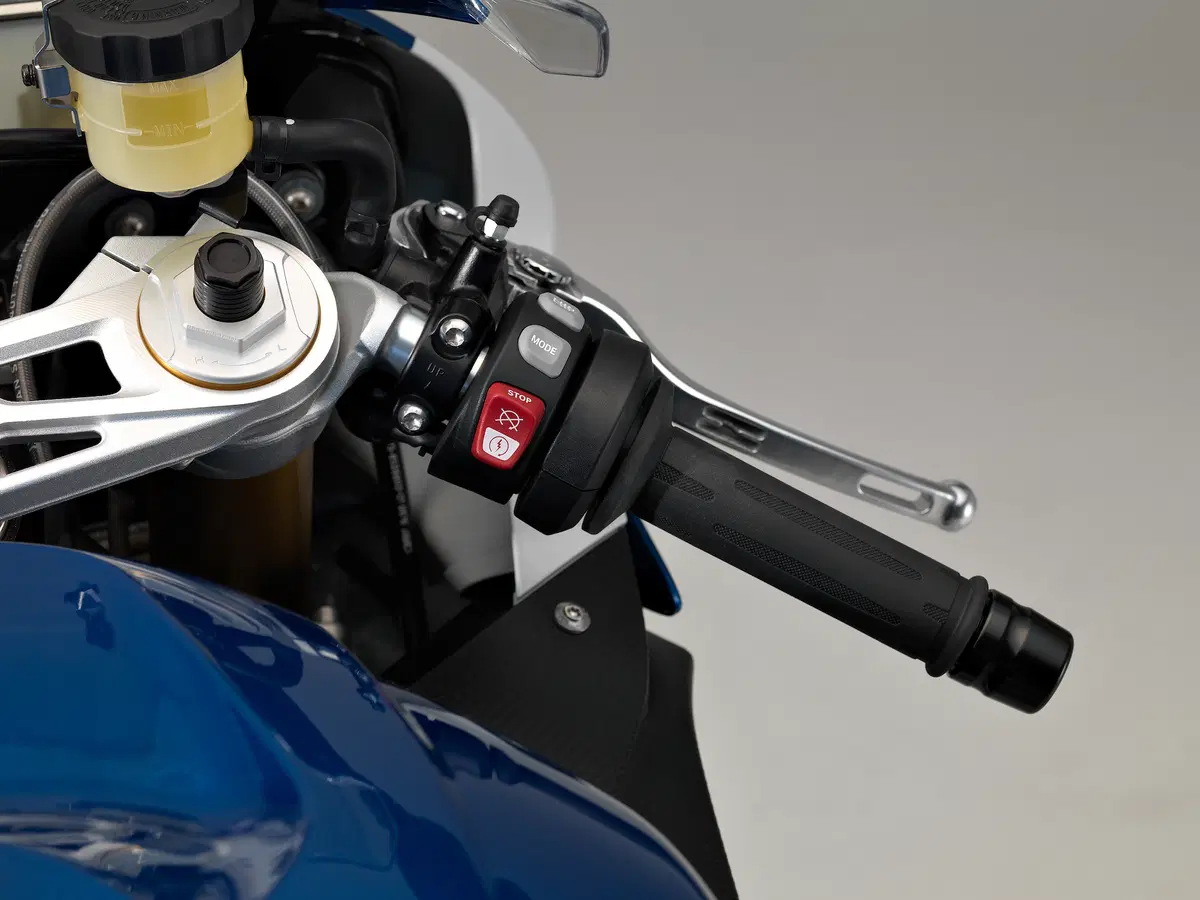 BMW S1000RR 2017 ad Intermot 2016: foto e dati (8)