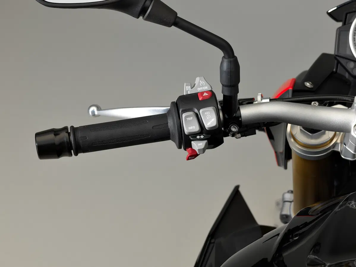 BMW S1000R 2017 ad Intermot 2016: foto e dati (12)