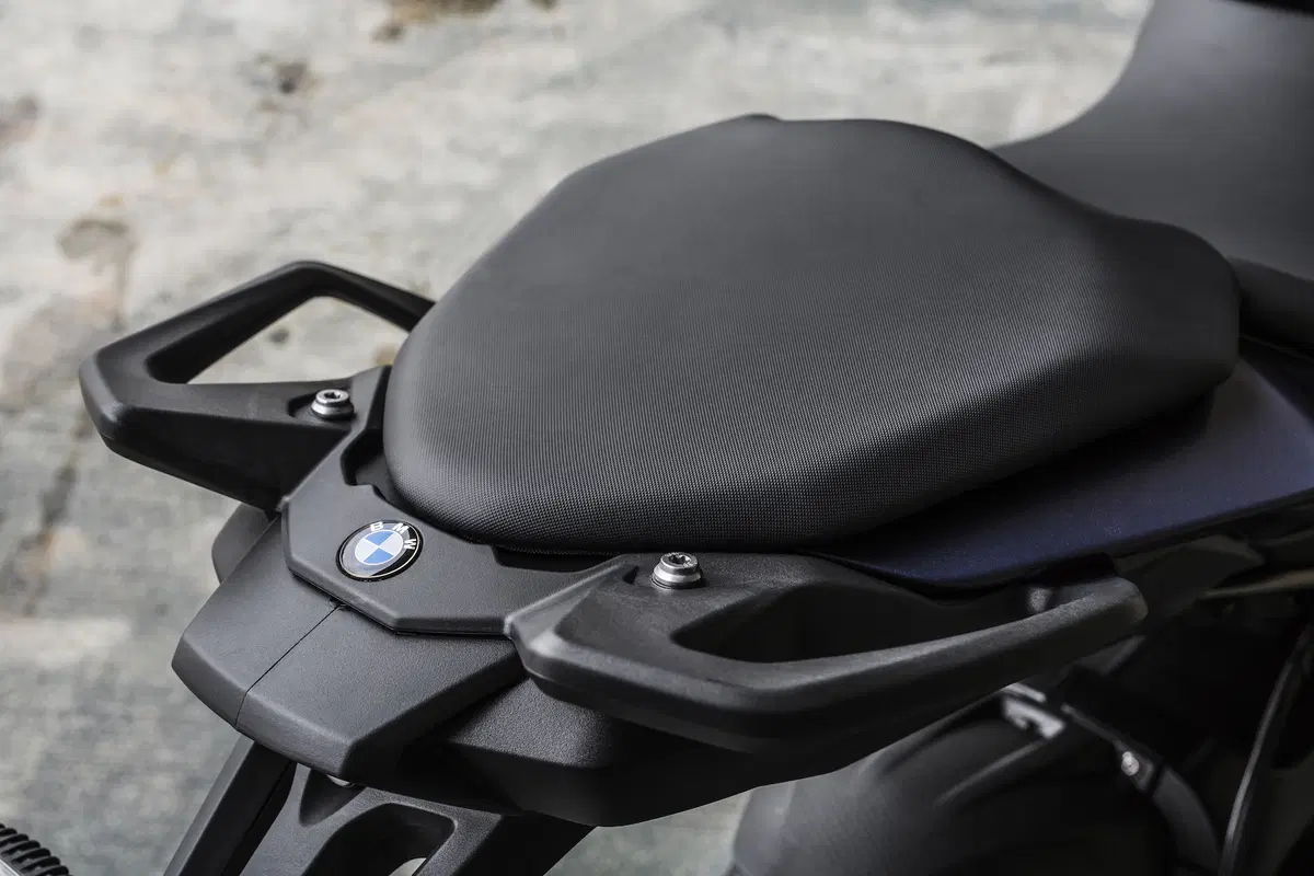 BMW S1000XR 2017 ad Intermot 2016: foto e dati (6)