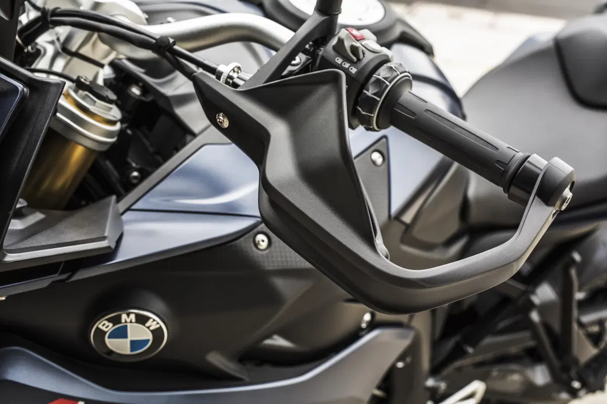 BMW S1000XR 2017 ad Intermot 2016: foto e dati (10)