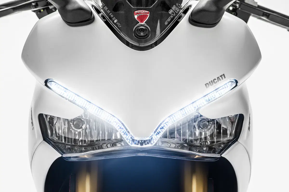 Ducati 939 SuperSport 2017 ad Intermot 2016: foto e dati (3)