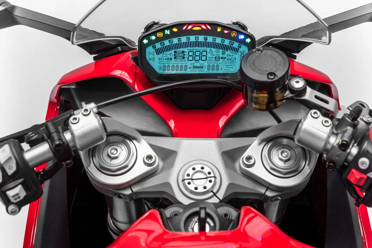 Ducati 939 SuperSport 2017 ad Intermot 2016: foto e dati (10)