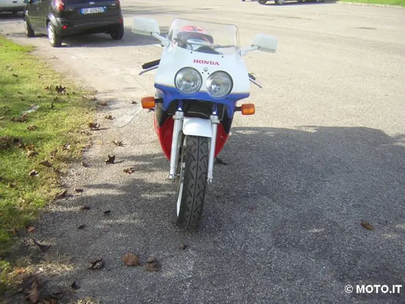 Honda rc 30 (2)