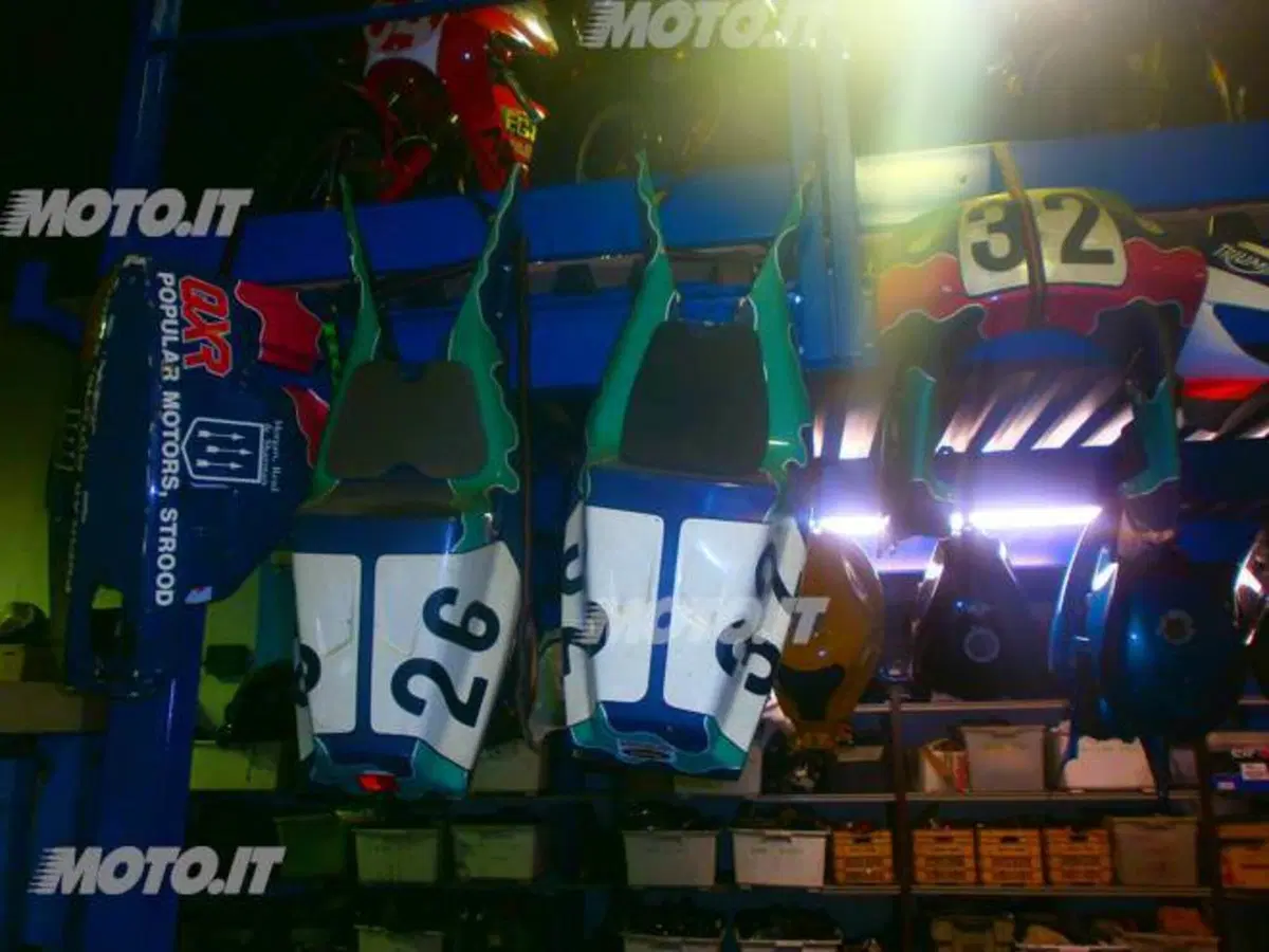 COMPLETO HONDA RC 30 COMPETIZIONE RC 30 (4)