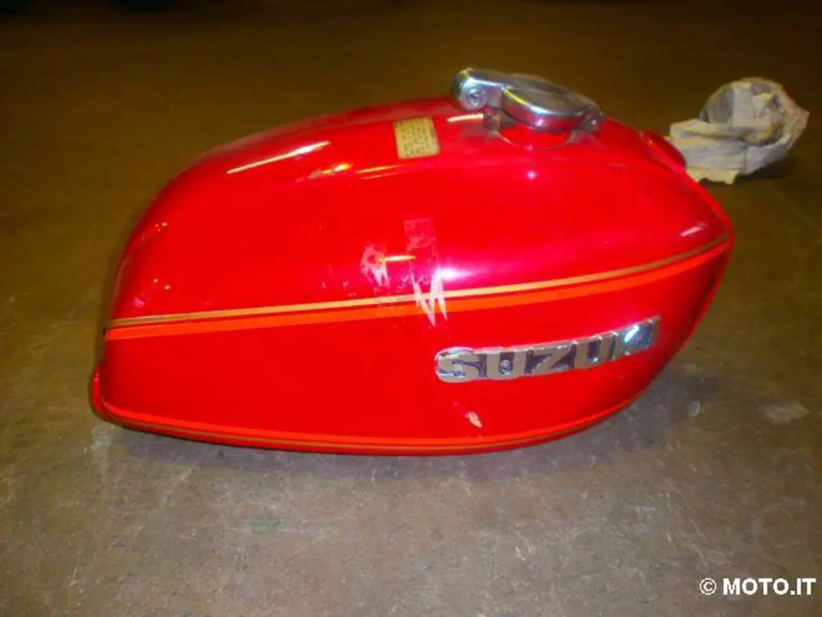 SERBATOIO Suzuki GT 380 (3)