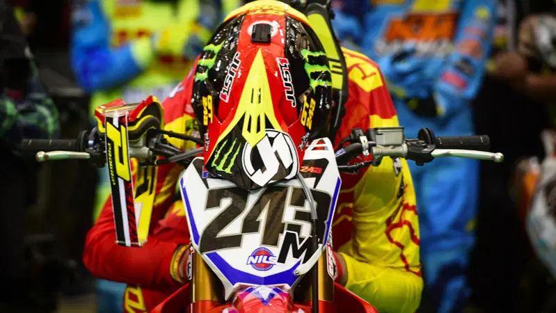Motocross. Gajser out dalla Monster Cup