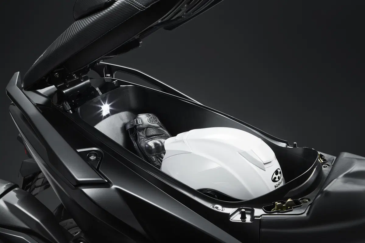 Kymco AK 550, ecco il nuovi maxi scooter (24)