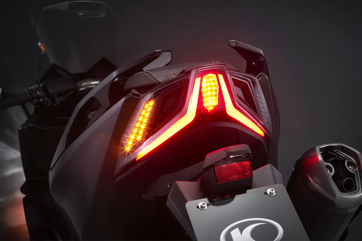 Kymco AK 550, ecco il nuovi maxi scooter (16)