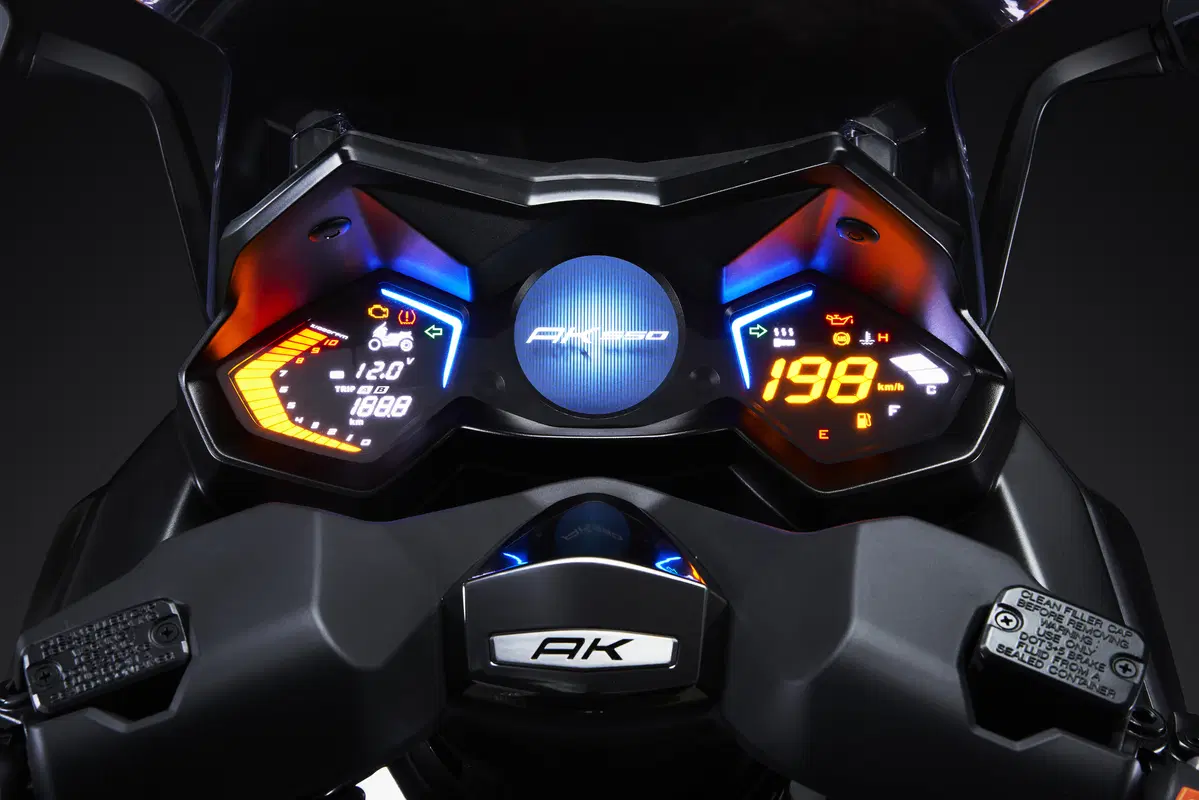 Kymco AK 550, ecco il nuovi maxi scooter (15)