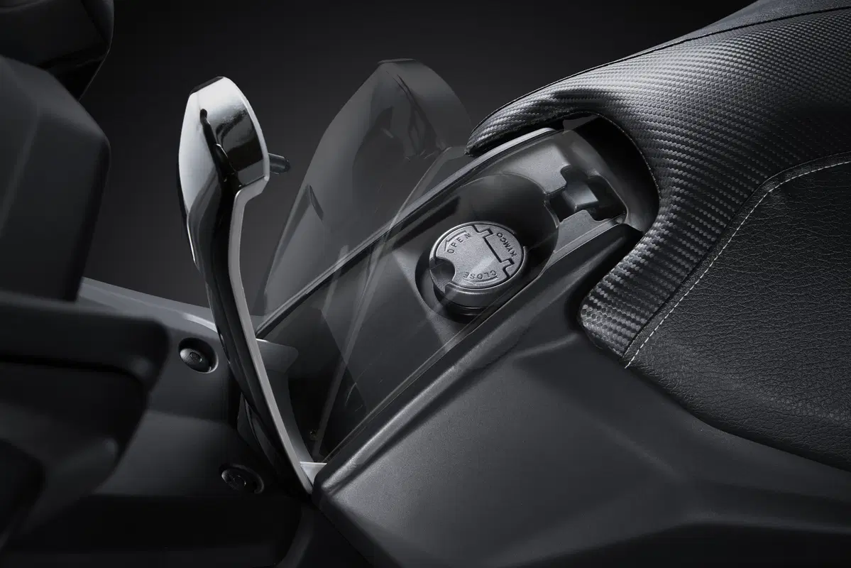 Kymco AK 550, ecco il nuovi maxi scooter (26)