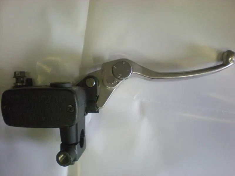 CORPO POMPA FRENO + LEVA Kymco