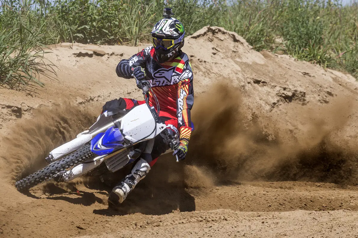 Yamaha YZ cross 2017 (2)