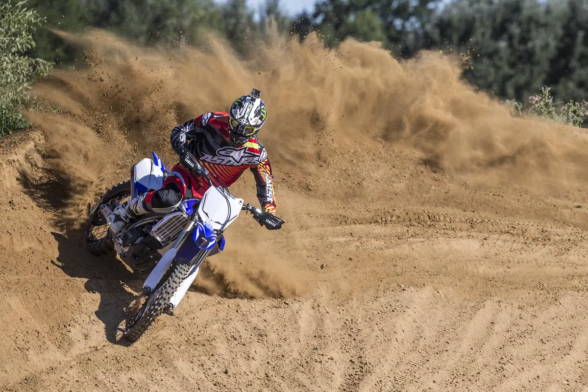 Yamaha YZ cross 2017 (4)