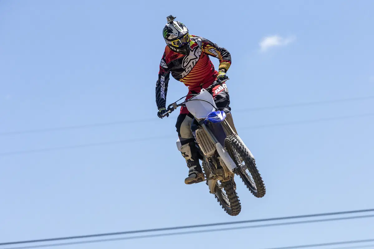 Yamaha YZ cross 2017 (5)