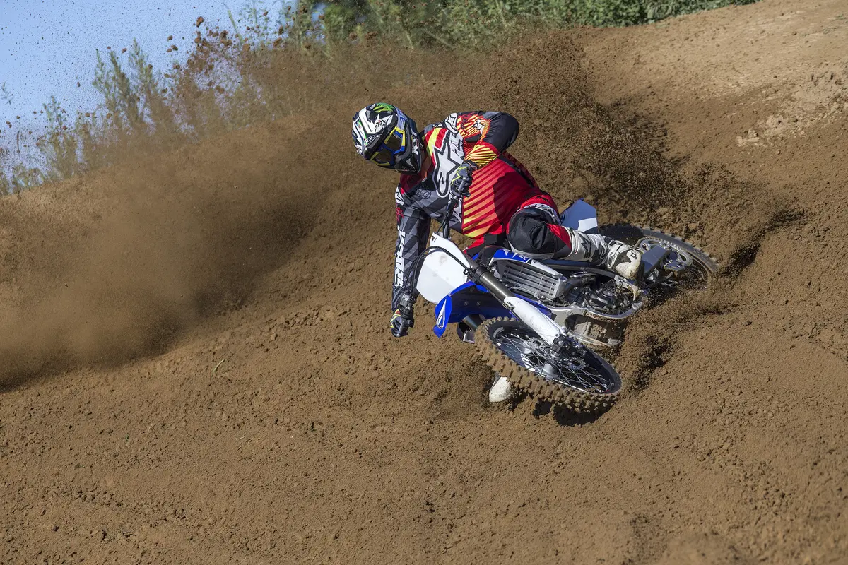 Yamaha YZ cross 2017 (9)
