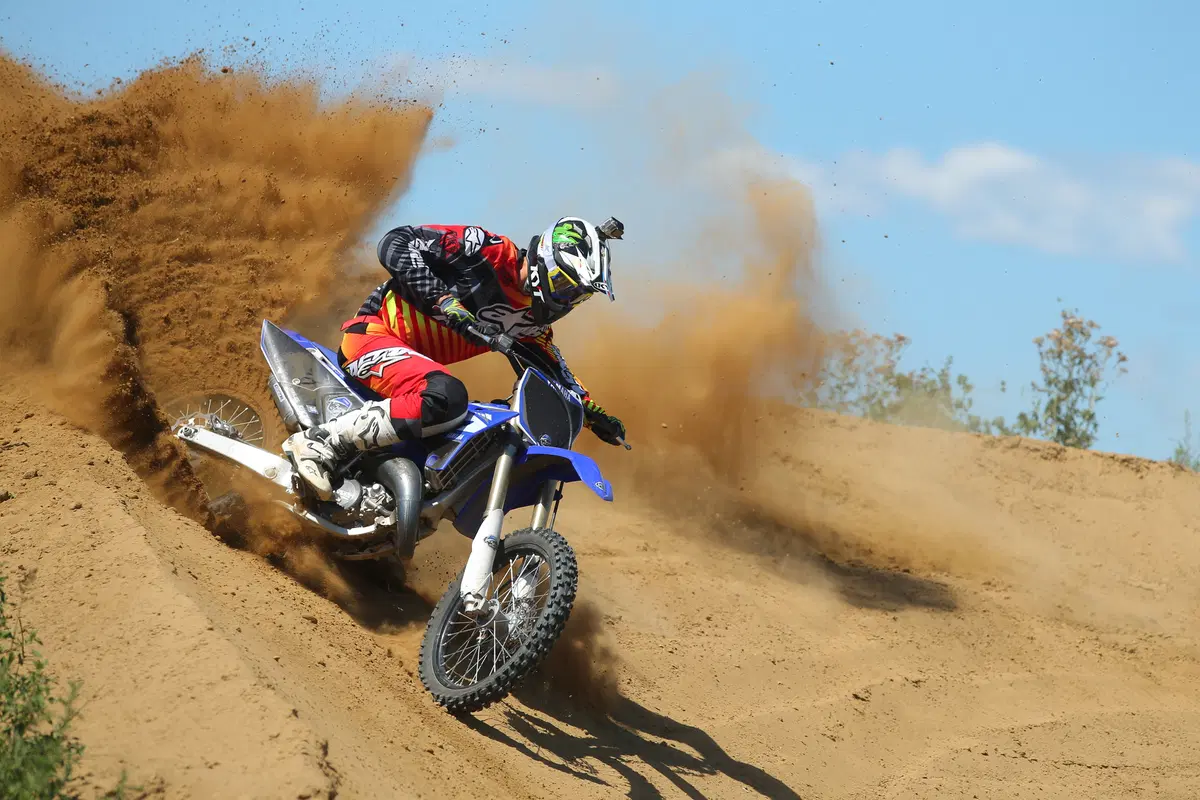 Yamaha YZ cross 2017 (15)