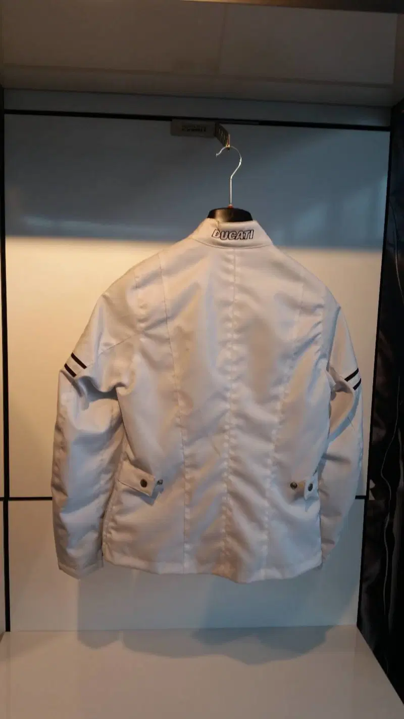 GIACCA DONNA ANTIVENTO TG S Ducati (2)