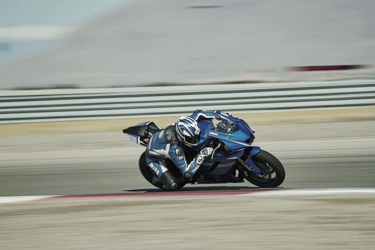 Yamaha YZF-R6 2017 (3)