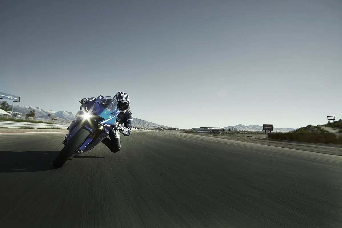 Yamaha YZF-R6 2017 (4)